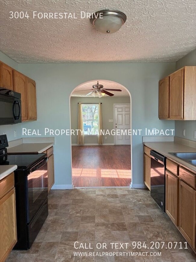 Building Photo - 3004 Forrestal Dr