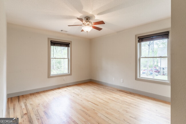 Building Photo - 597 Meadow Brook Ln