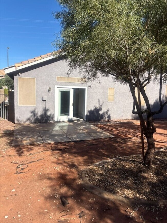 Building Photo - one story house with 3 bedrooms