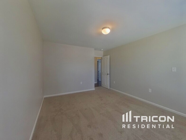 Building Photo - 1211 Chaser Ridge Ct