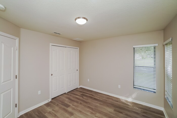 Building Photo - 6034 Beechwood Dr