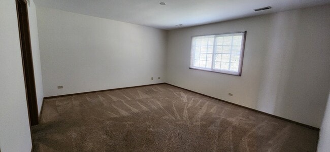 Building Photo - 280 WoodridgeUnit C