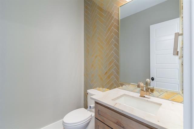 Building Photo - 3311 Regent Dr