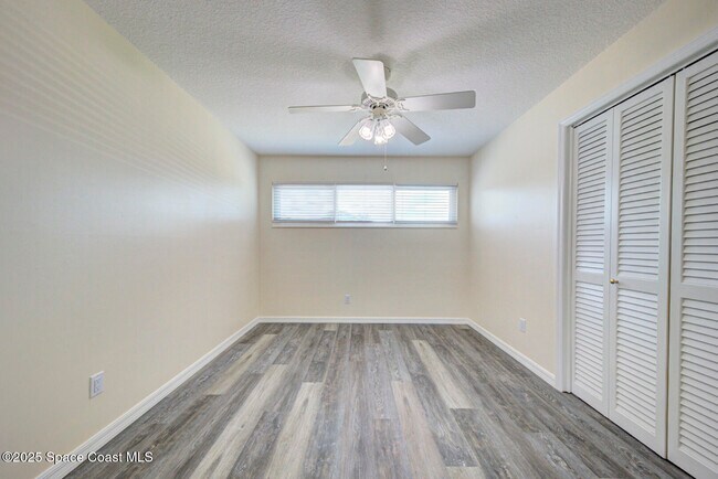 Building Photo - 1065 Molaki Dr
