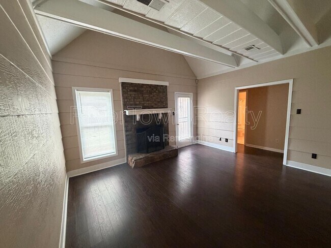 Building Photo - 5303 Sunray Dr