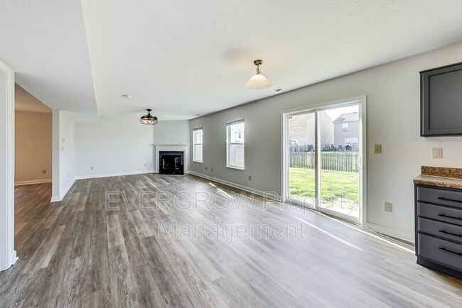 Building Photo - 839 Stonehurst Dr