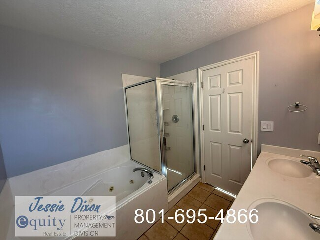 Building Photo - 1989 N 2700 W