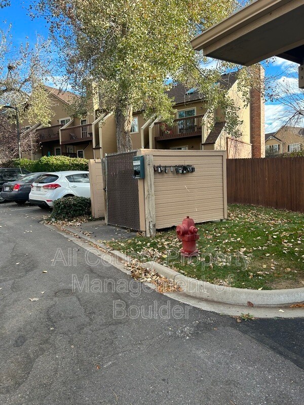 Building Photo - 1830 W Centennial Dr