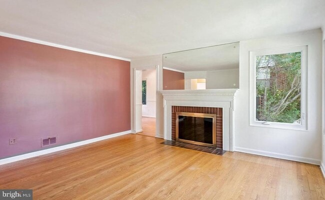 Building Photo - 9311 Adelaide Dr