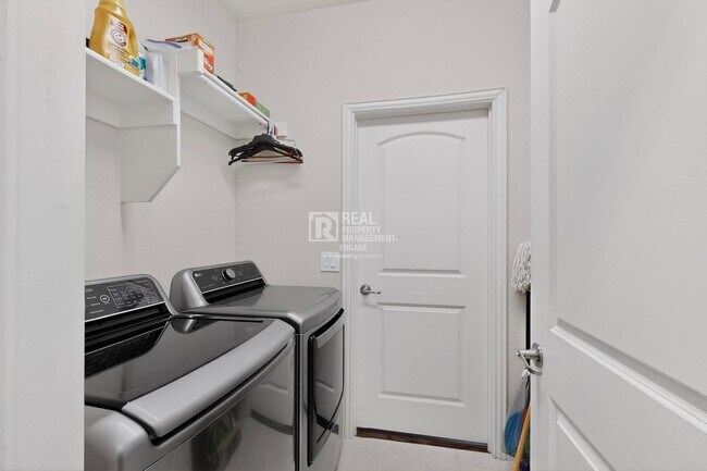 Building Photo - Allen Rental in Cottonwood Creek w/ Theater and Pool Access