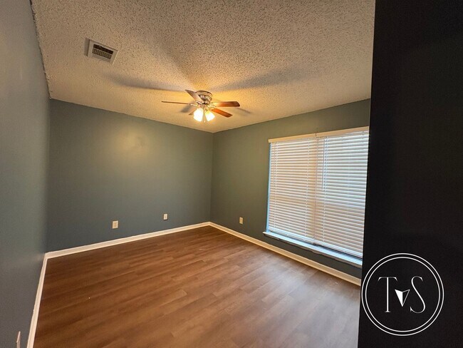 Building Photo - RATE DROP ALERT (was $2,374/month) and FAL...