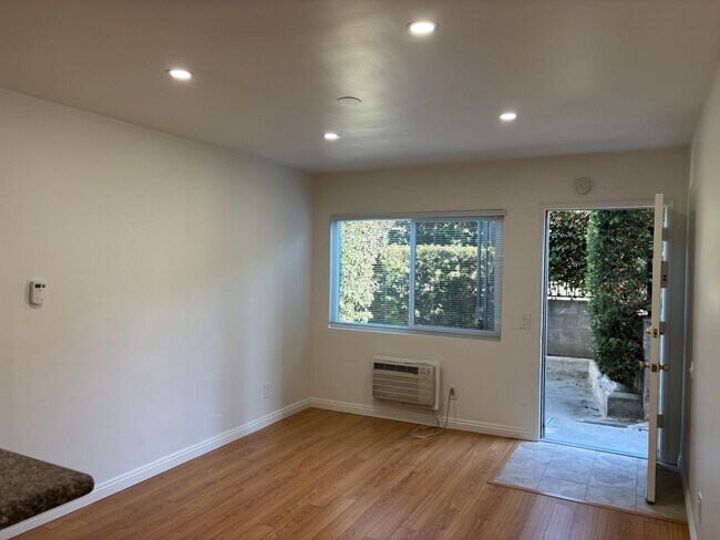 Building Photo - 1111 Tyler St