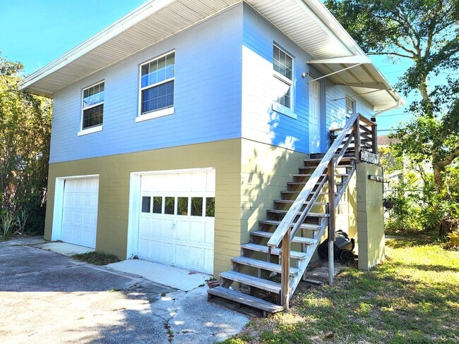 Building Photo - Updated 3-bedroom, 2-bath home