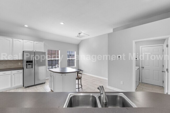 Building Photo - 343 Mesquite Hill Dr