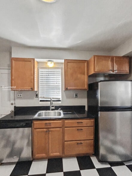 Building Photo - 6936 Melrose Ave