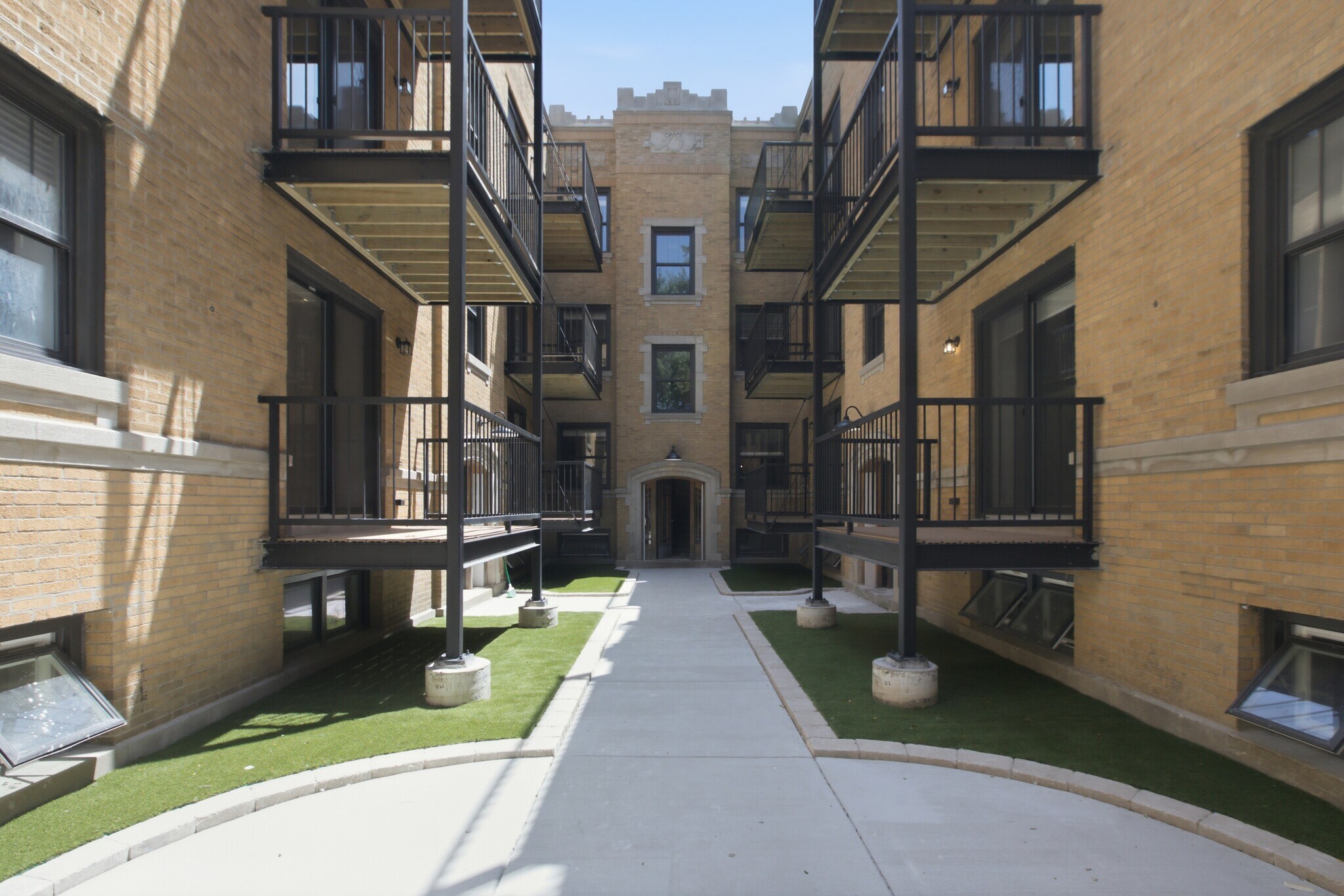Building Photo - 2237 N Bissell St
