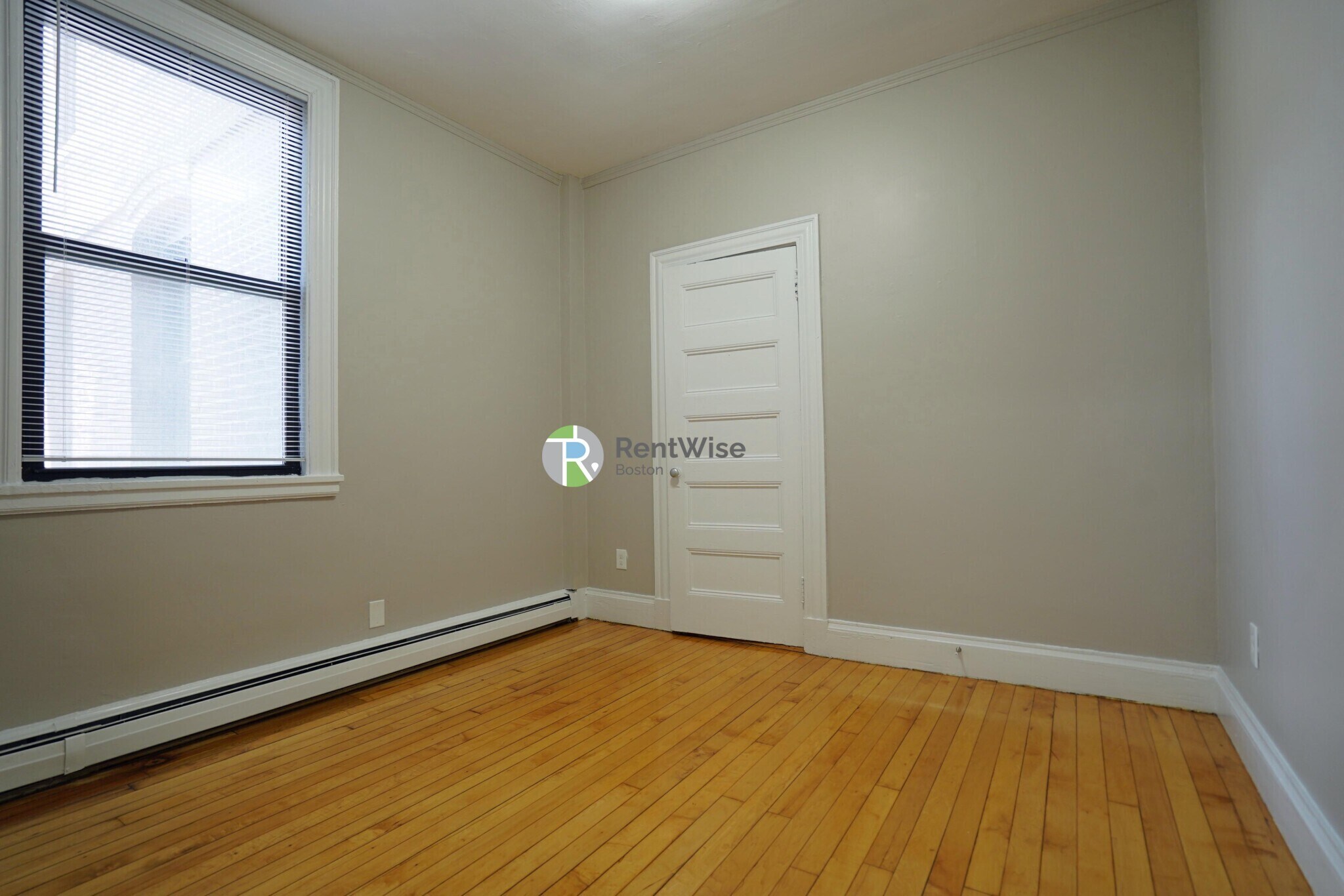 Building Photo - 72 Gardner St