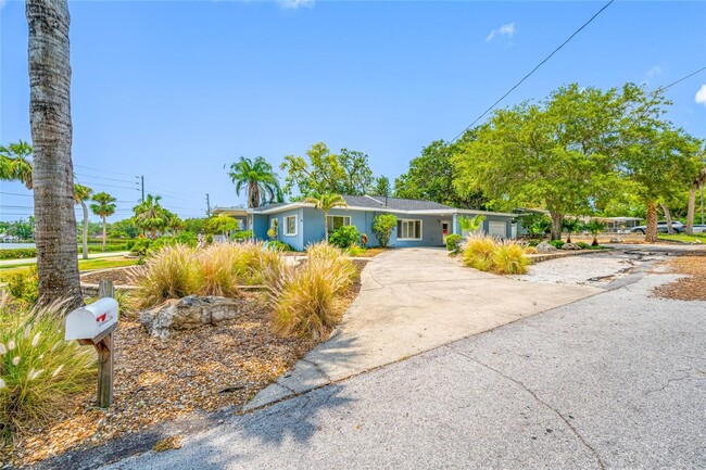 Building Photo - 401 Whitcomb Blvd