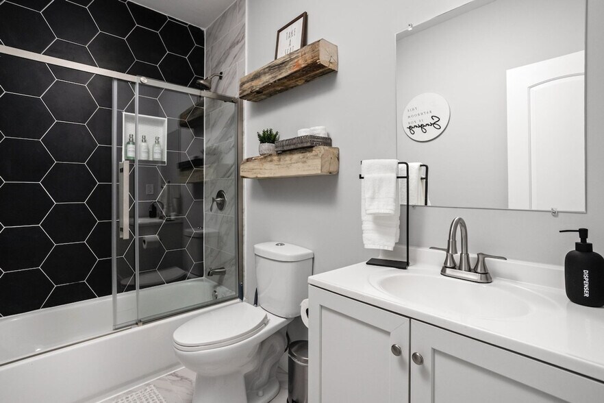 Building Photo - 2834 N Washington Blvd