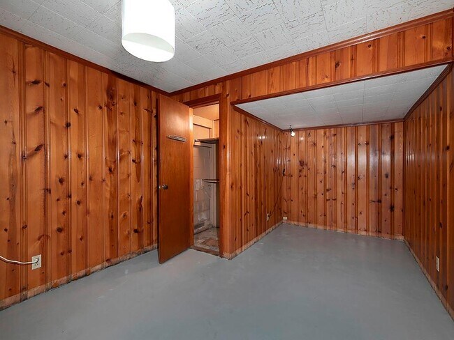Building Photo - 858 Gaylemont Cir