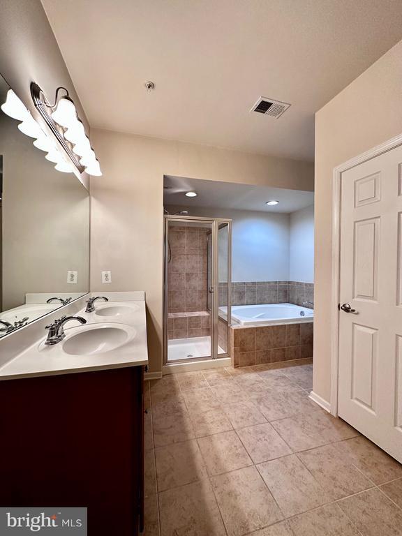 Building Photo - 908 Hall Station Dr