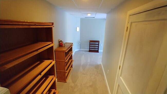 Building Photo - Beautiful 3 Bedroom Home Available in Sept...