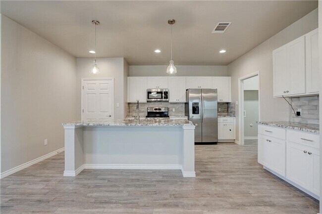 Building Photo - 381 County Rd 306