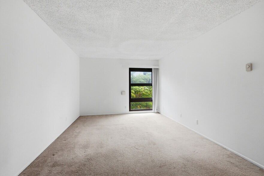 Building Photo - 7742 Redlands St