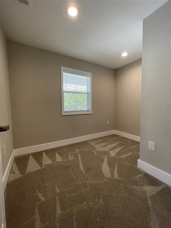 Building Photo - 935 La Posada Dr