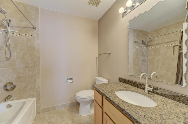 Building Photo - 3015 Kentshire Cir