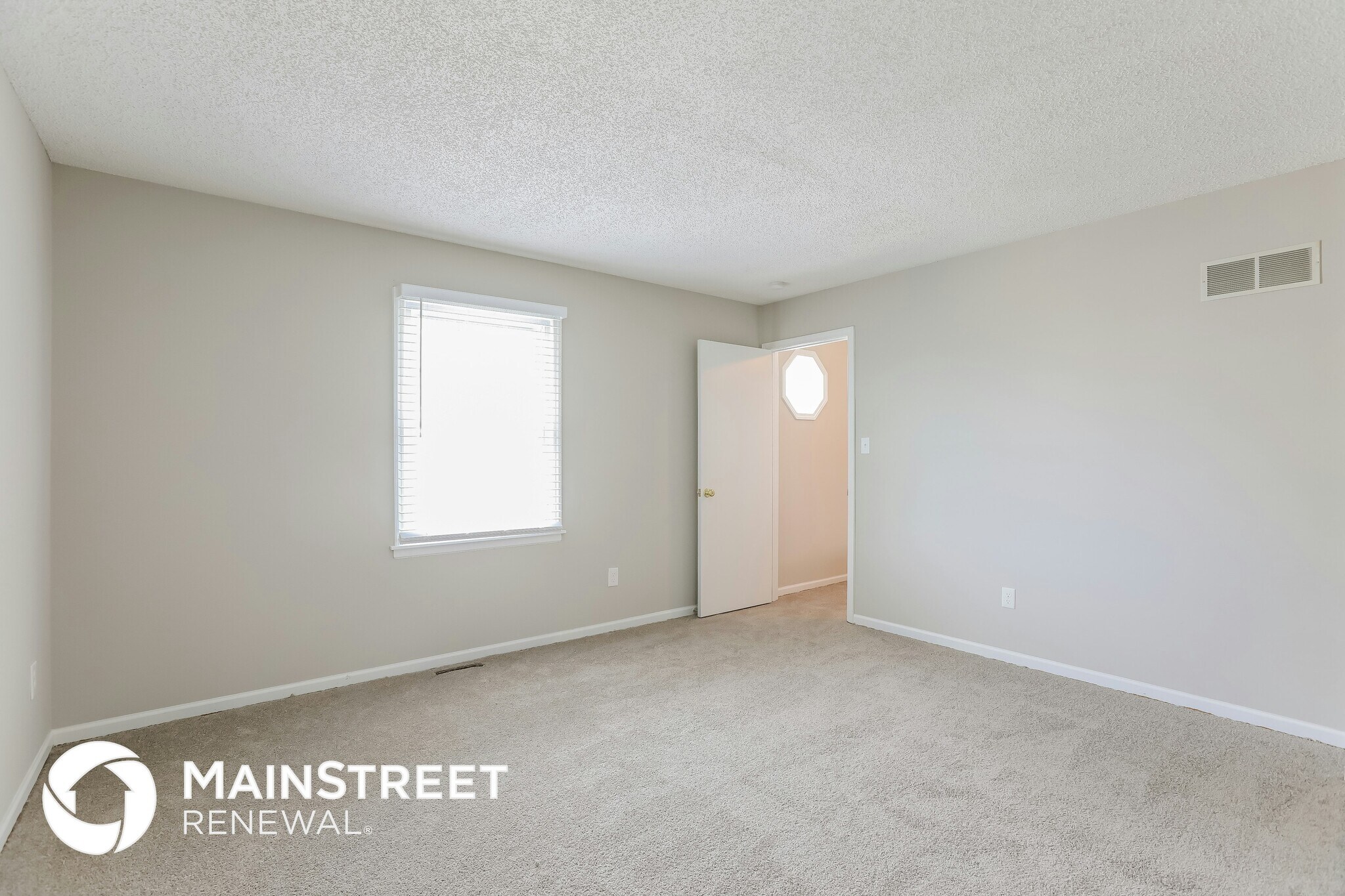 Building Photo - 1105 NE Ridgeview Dr