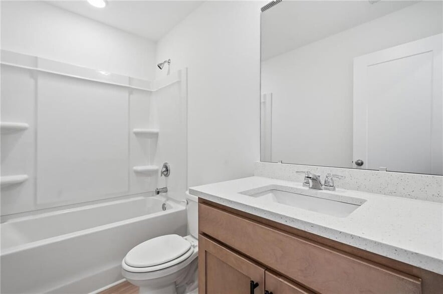 Building Photo - 187 Redbud Rd