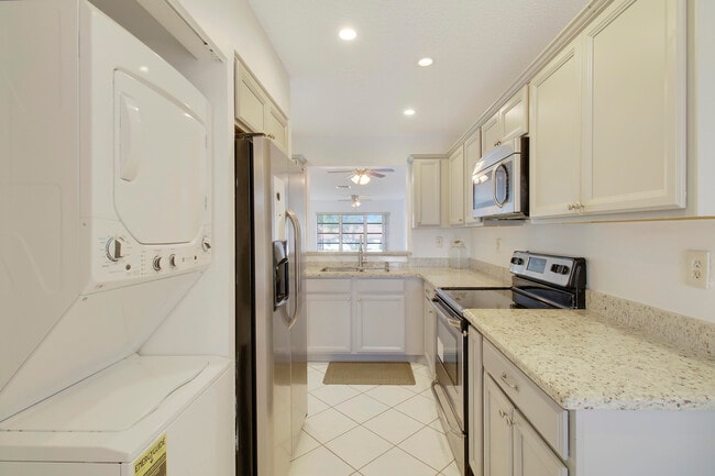 Building Photo - 5710 Princess Palm Ct