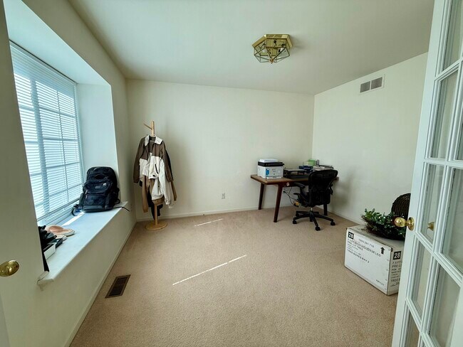 Building Photo - 2777 Mystic Dr