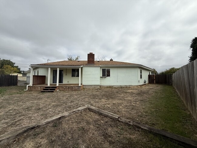 Building Photo - 2347 Cannon Ave