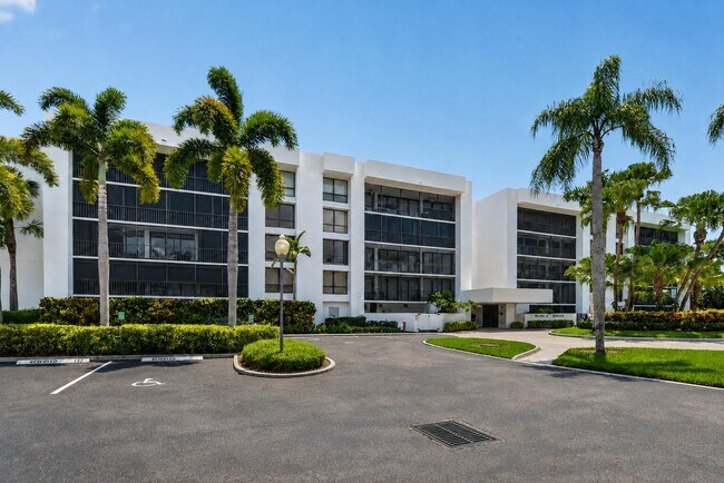 Building Photo - 20110 Boca W Dr
