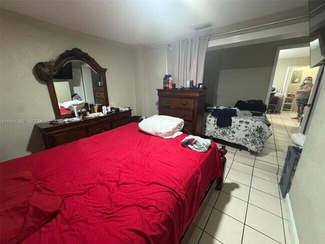 Building Photo - 1750 SW 137th Ct