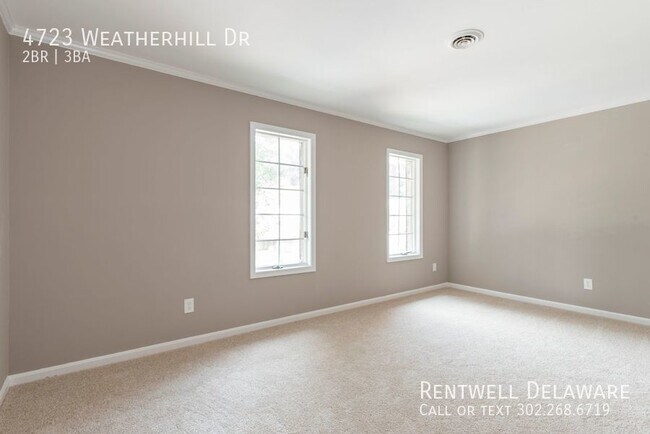Building Photo - GORGEOUS TOWNHOME