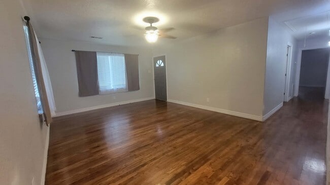 Building Photo - 208 Battlebell Rd