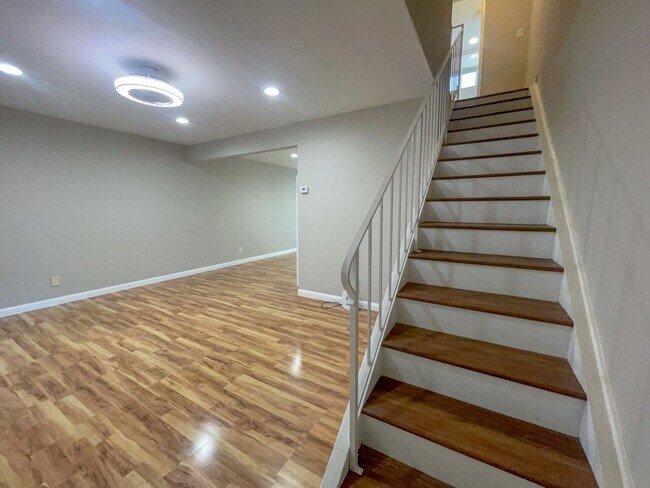 Building Photo - 38594 Royal Ann Common