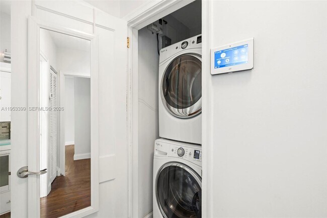 Building Photo - 166 NW 100th Terrace