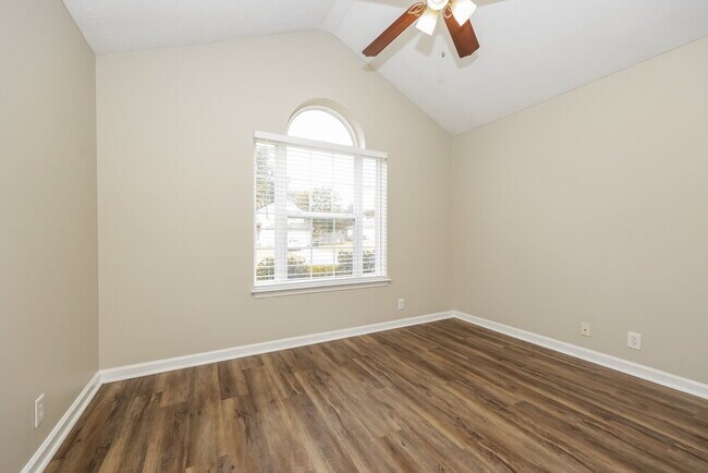 Building Photo - 872 Lavergne Ln