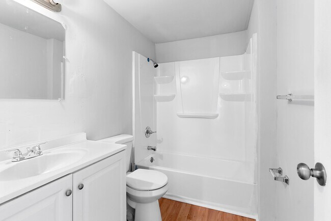 Building Photo - 126 S 4th St