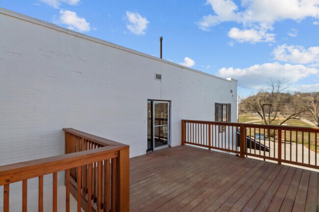 Building Photo - 164 Forsyth-Taneyville Rd