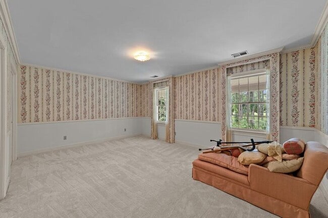 Building Photo - 221 Magnolia Ln