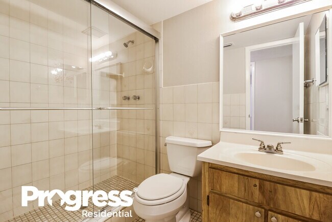 Building Photo - 2825 Cedaridge Dr