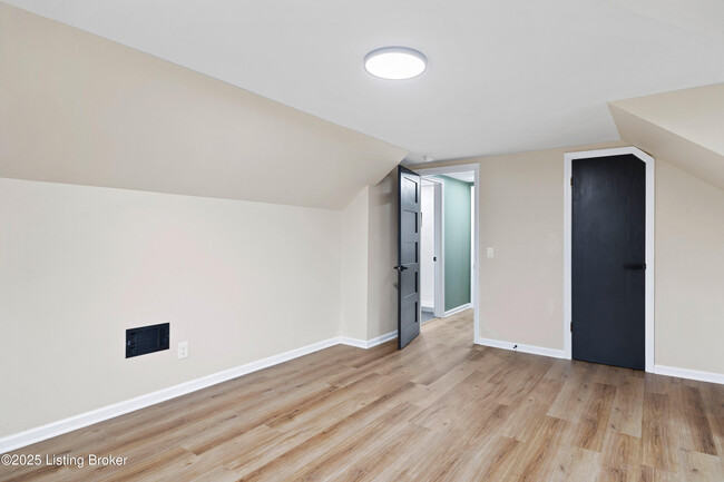 Building Photo - 203 S Elm Grove Ave