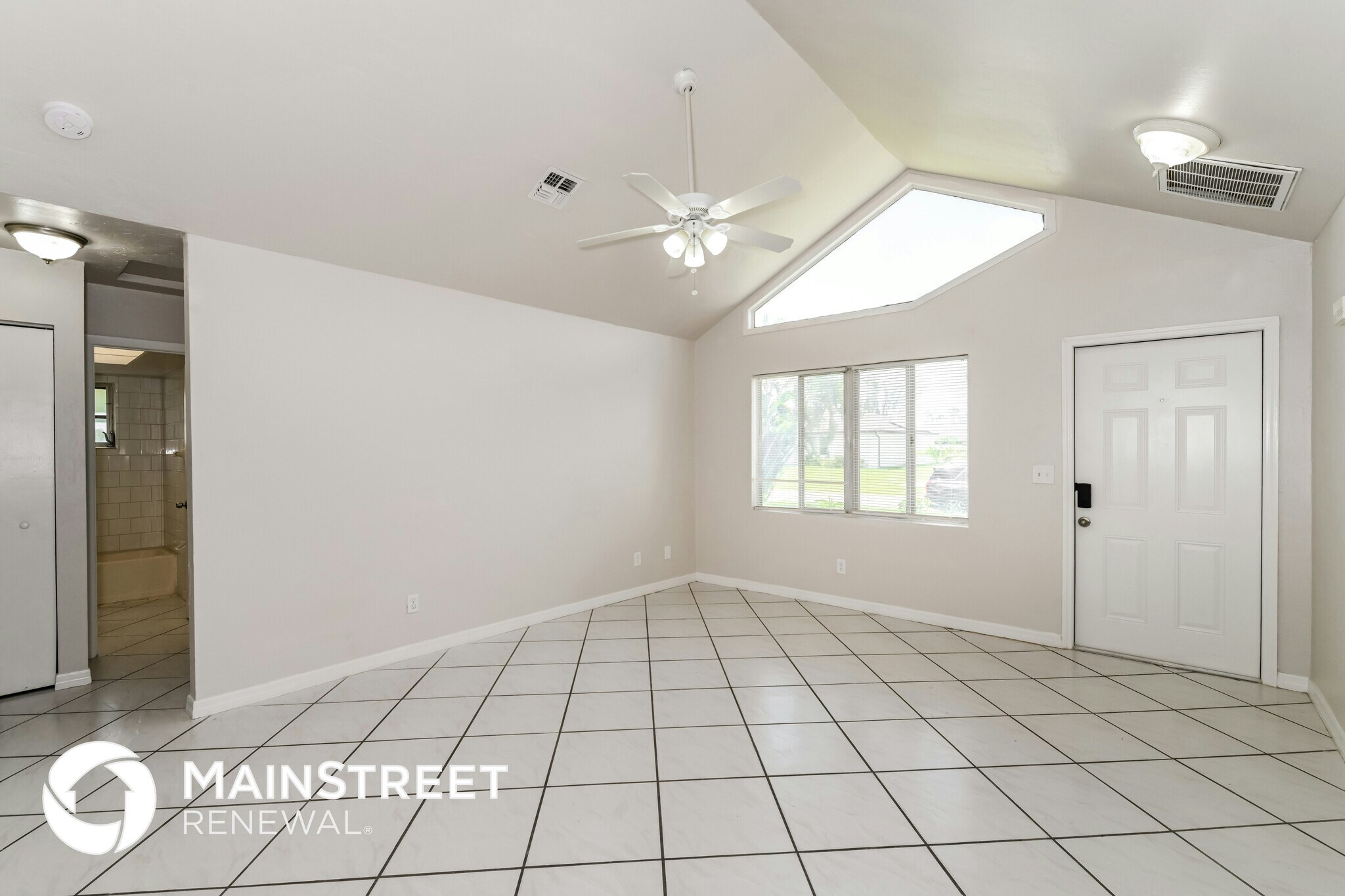 Building Photo - 517 SW 25th Ln