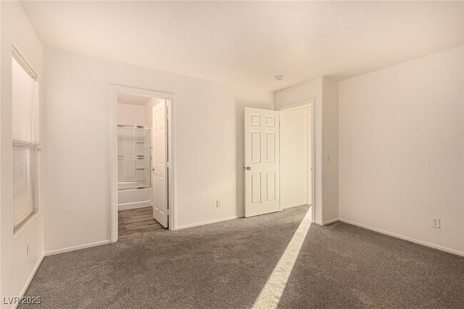 Building Photo - 10396 Midseason Mist St