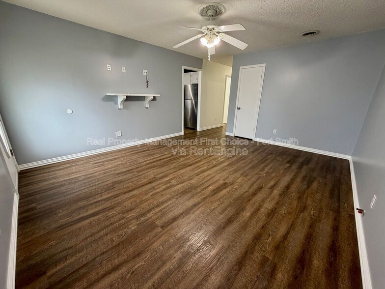 Building Photo - 3 Cowden Ct